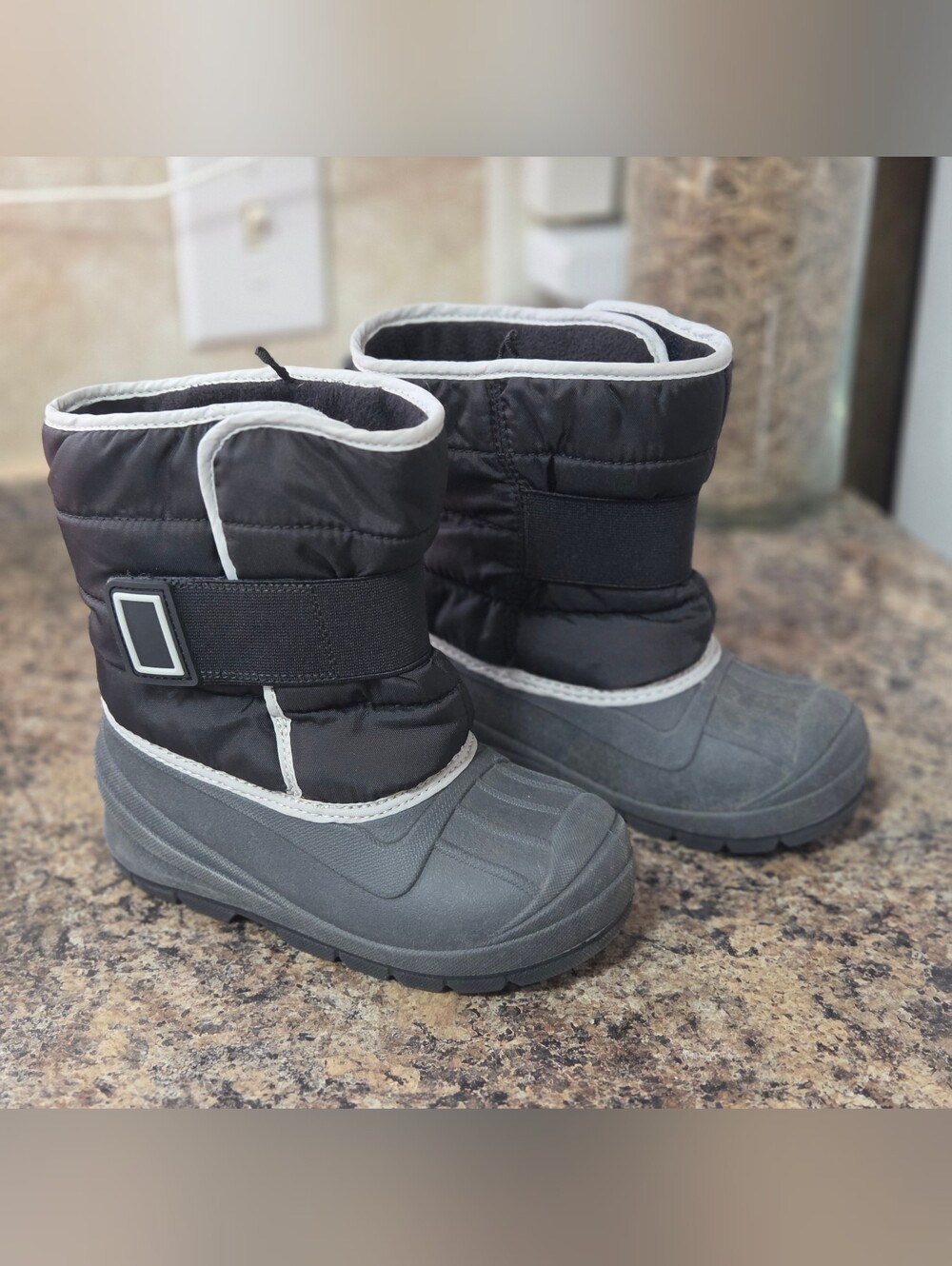 Cat & Jack Winter Snow Boots Kids Toddler Boys Size 10 Shoes Black Gray